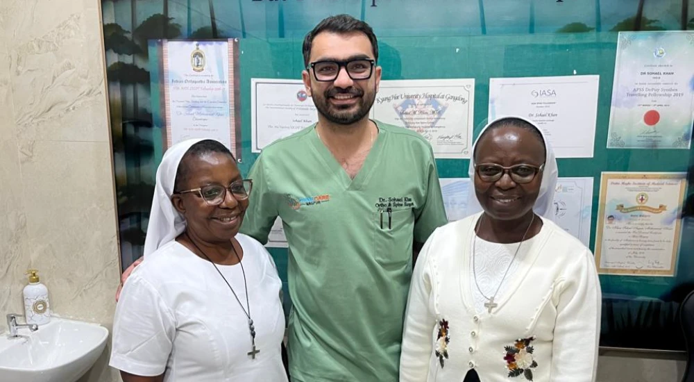 Dr. Sohael Khan, Spine Surgeon in Nagpur with patients from Africa